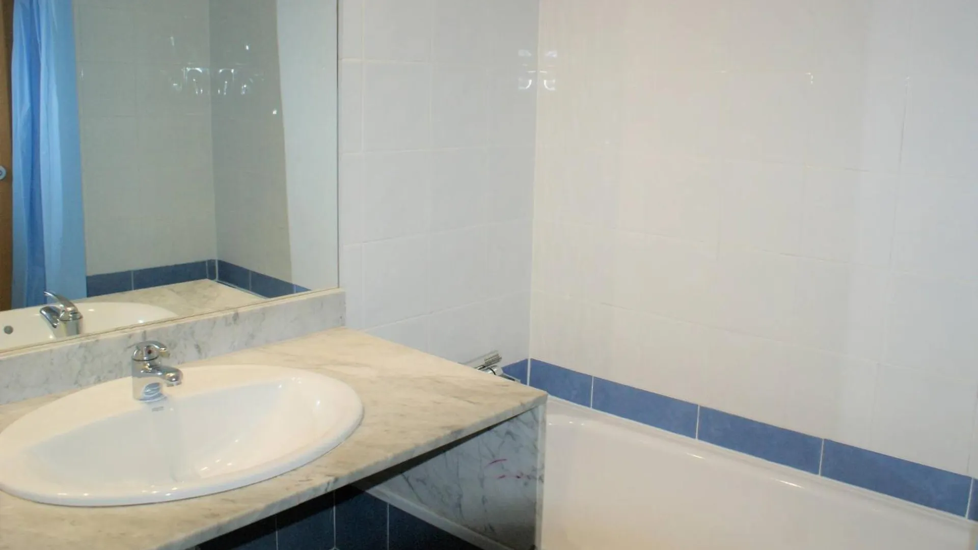 Apartamento Con Vistas Al Canal En Residencia Con Piscina Roses Apartment