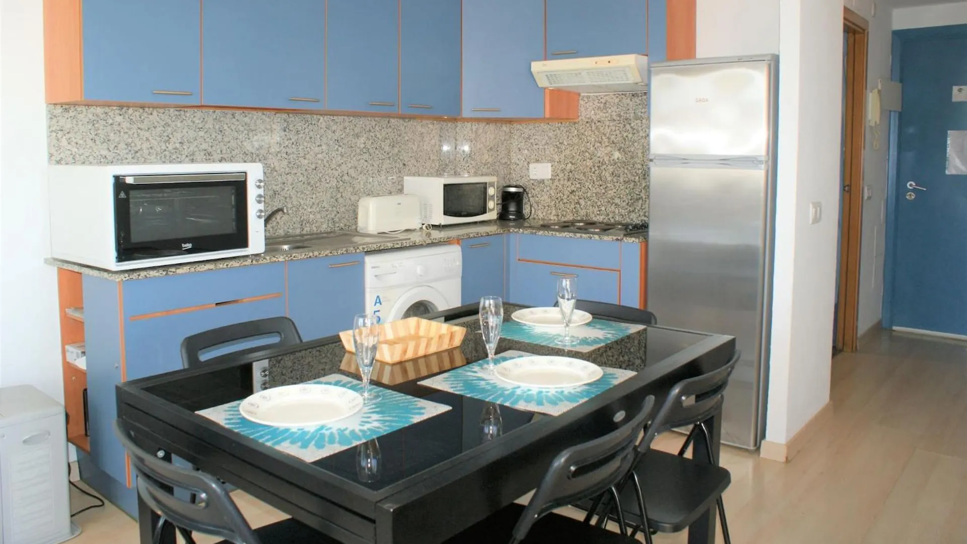 Apartamento Con Vistas Al Canal En Residencia Con Piscina Roses 0*,  Spain