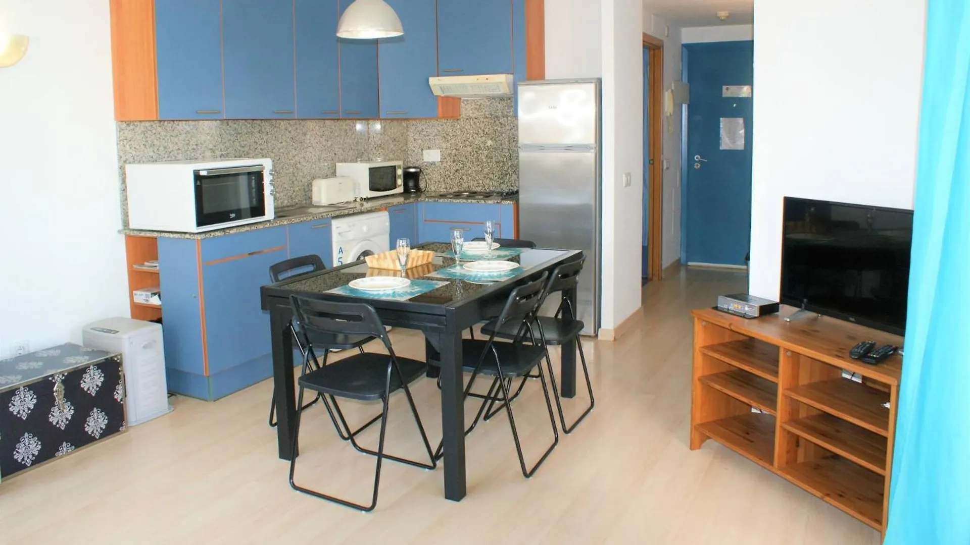 Apartamento Con Vistas Al Canal En Residencia Con Piscina Roses Apartment