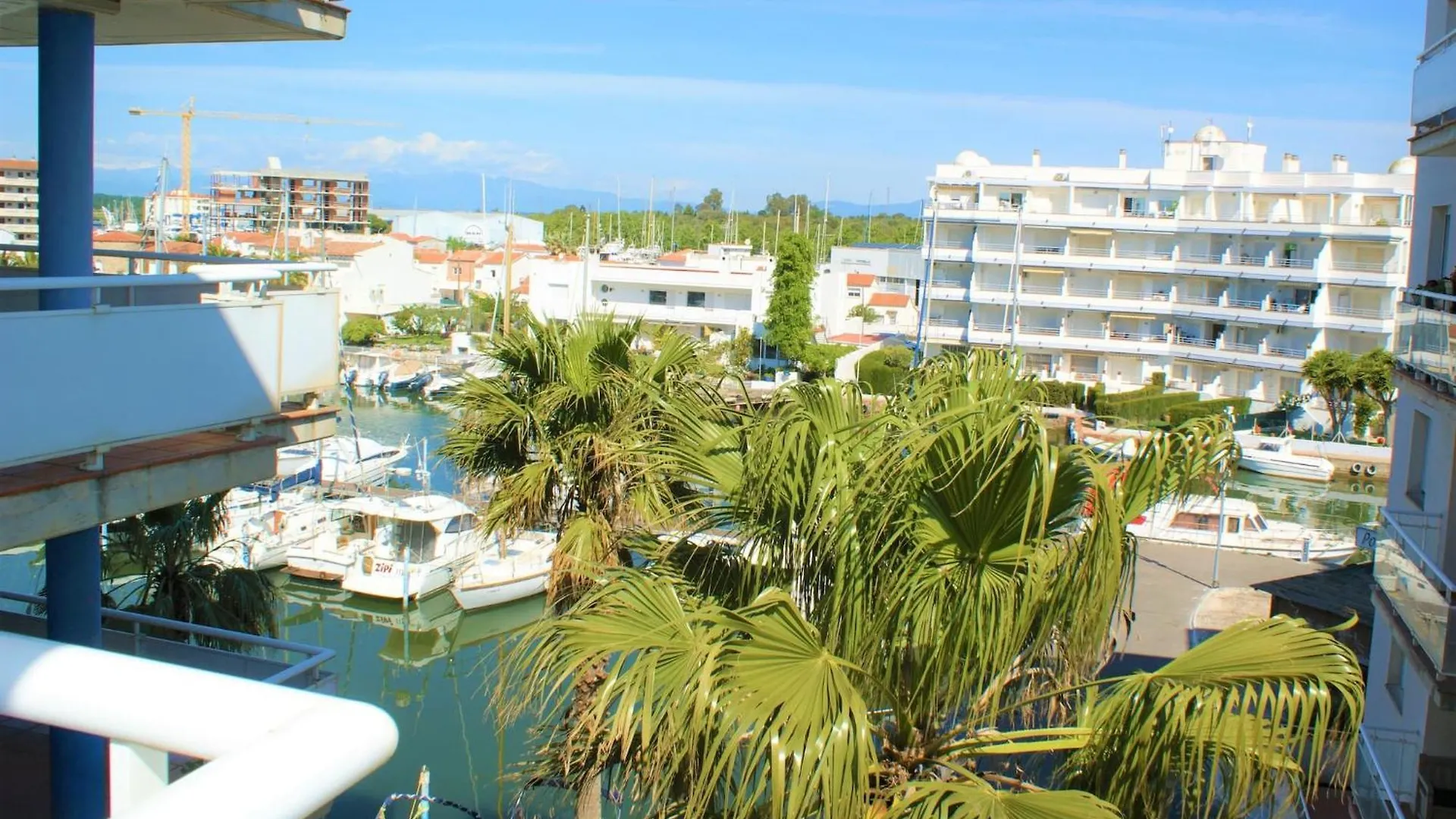 Apartamento Con Vistas Al Canal En Residencia Con Piscina Roses