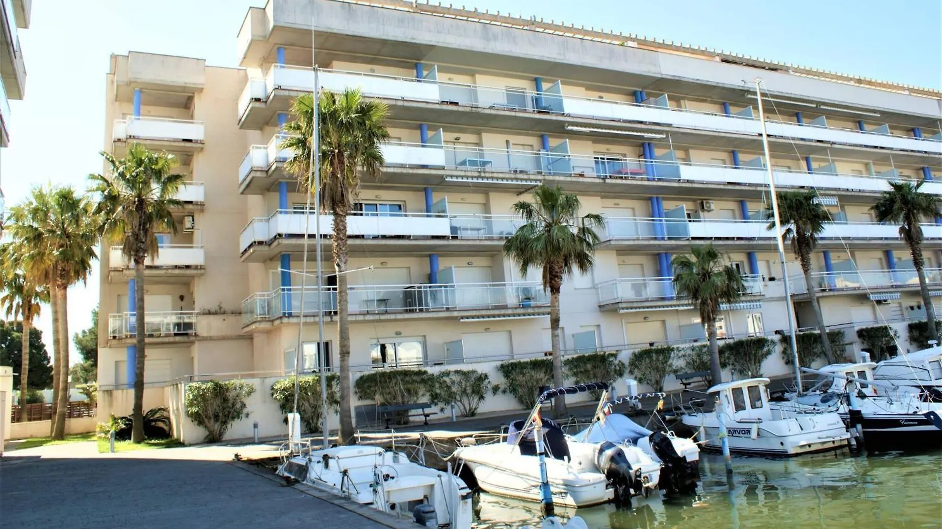 Apartamento Con Vistas Al Canal En Residencia Con Piscina Roses Spain