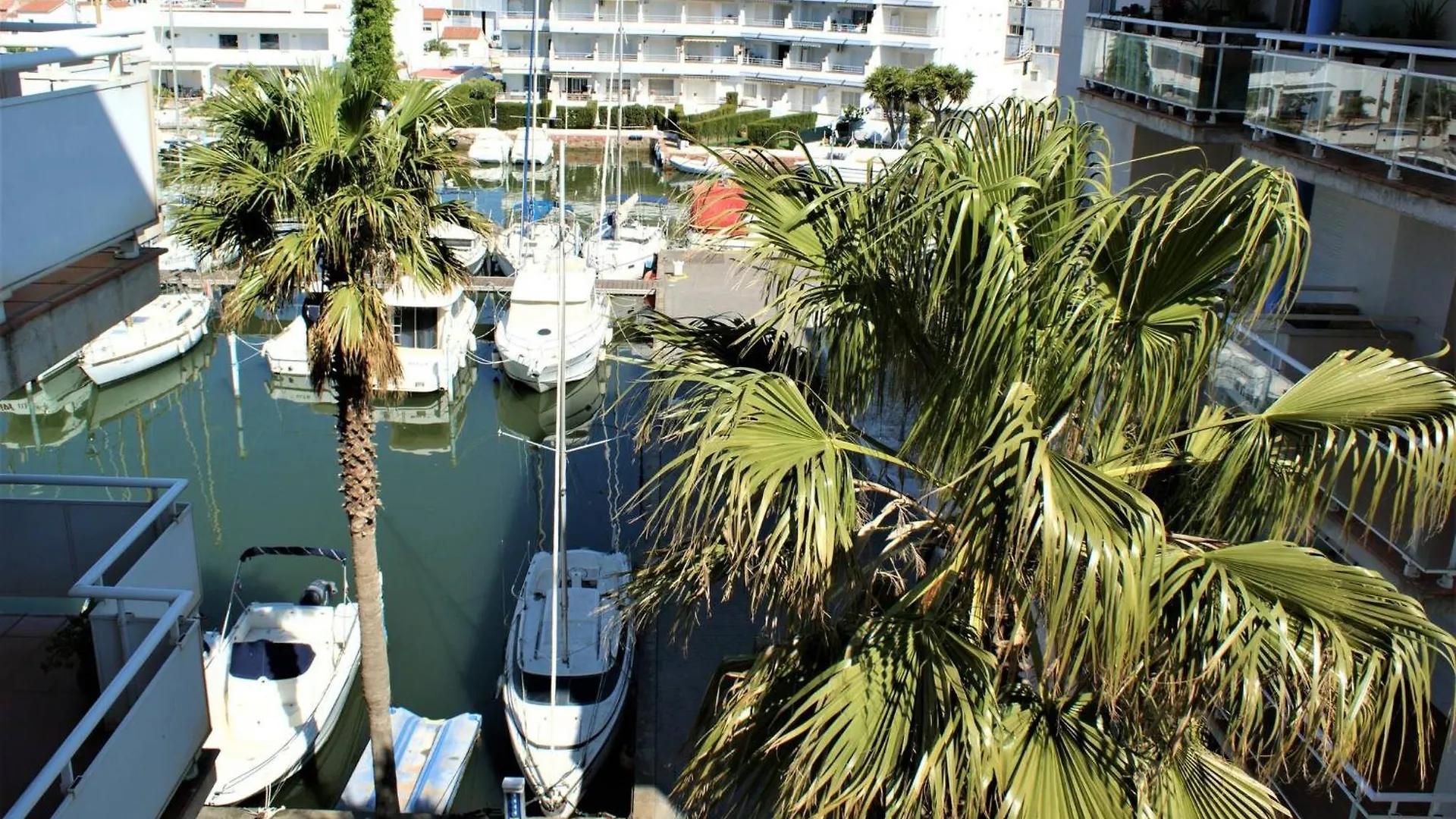 Apartamento Con Vistas Al Canal En Residencia Con Piscina Roses Apartment